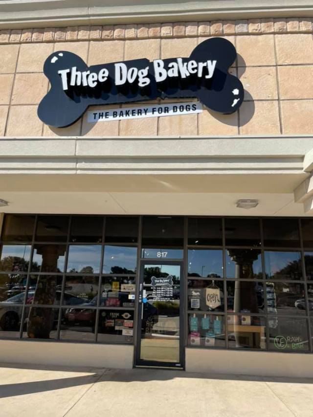 Outside of Three Dogs Bakery in Arlington, Texas